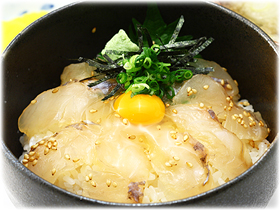 温泉市場特製！黒ソイぶっかけ丼